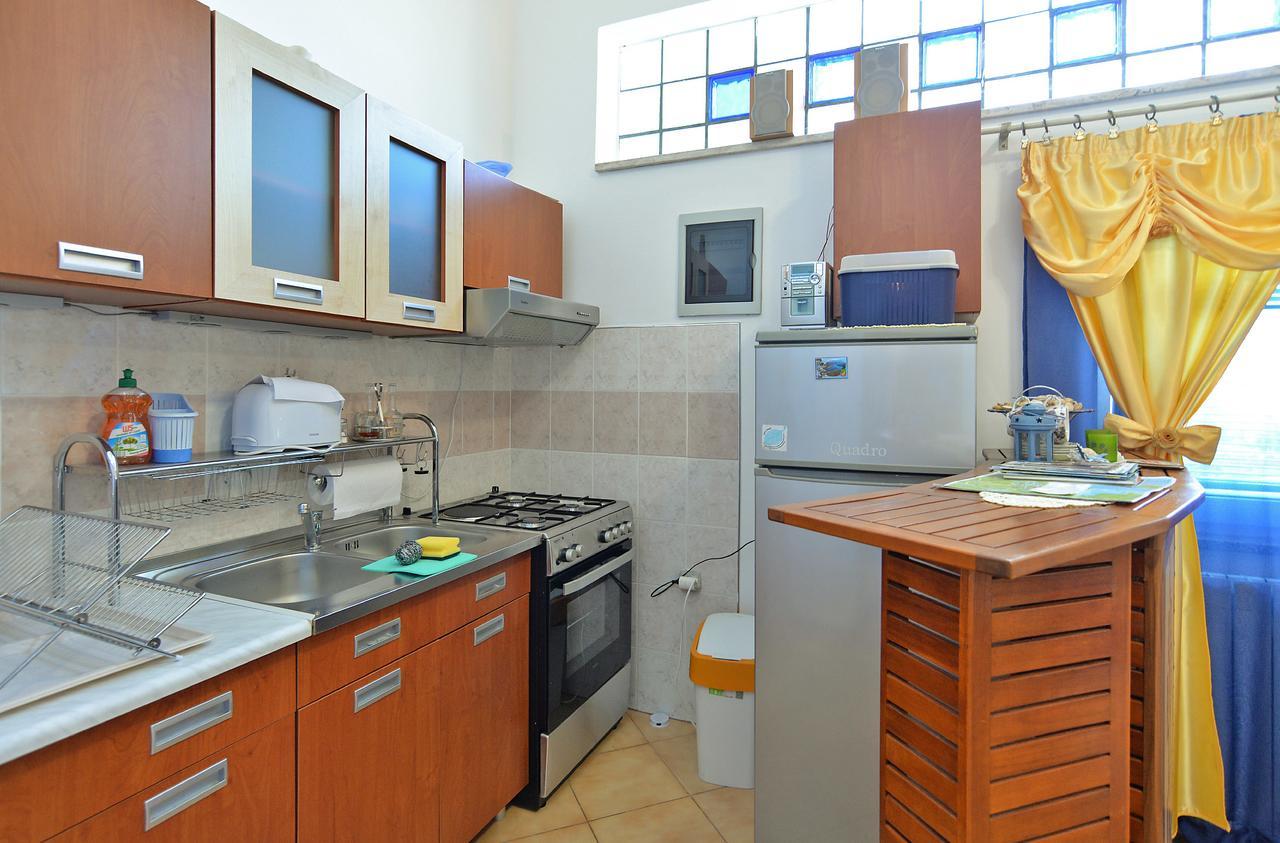 Apartments Dino 1374 Pula Exterior photo